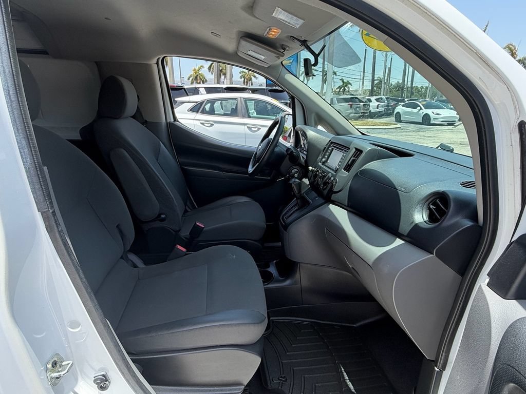Used 2017 Nissan NV200 SV w/ Technology Package FWD image 8