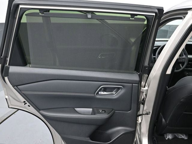 New 2026 Nissan Rogue Platinum image 31