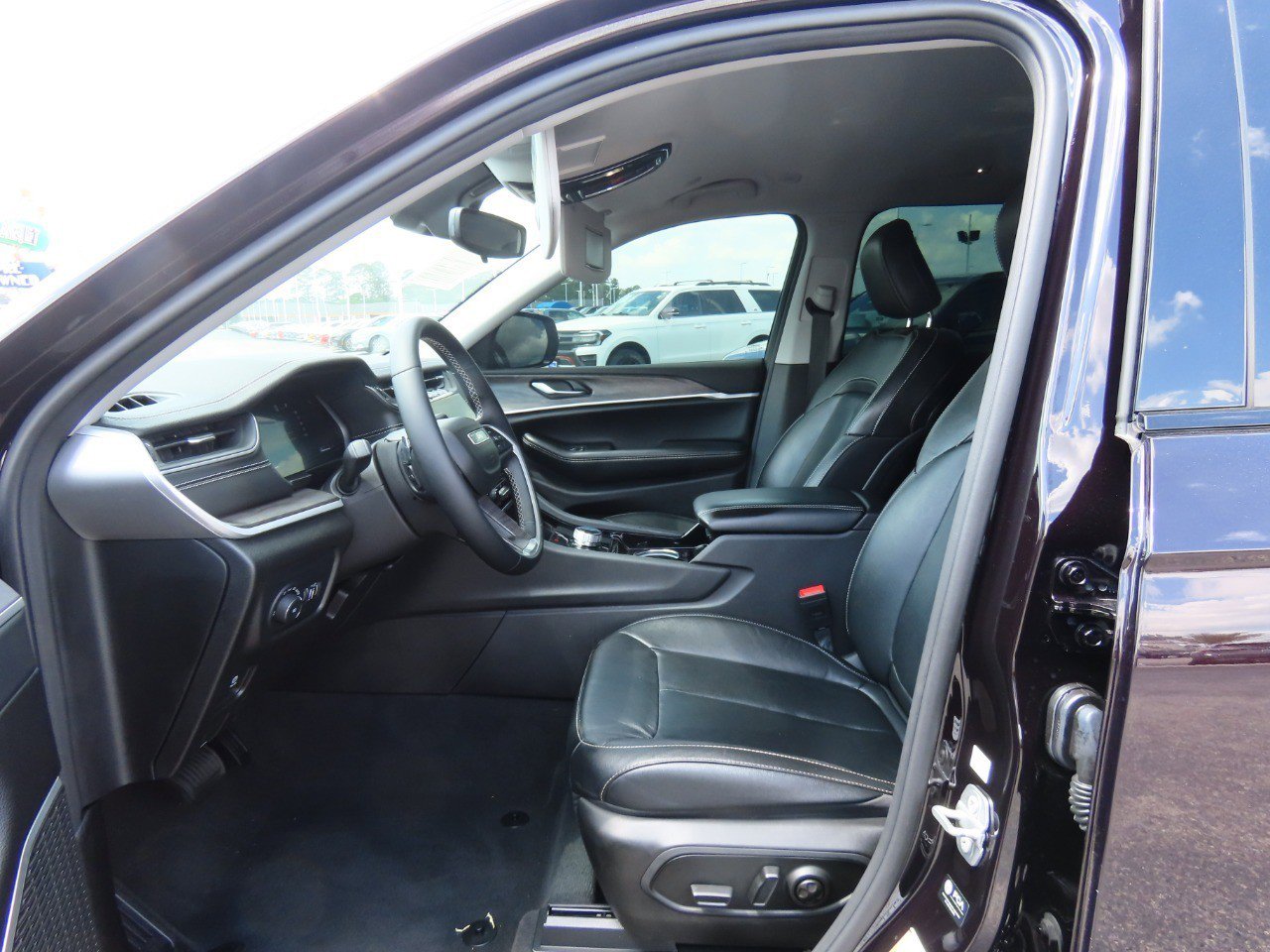 Used 2022 Jeep Grand Cherokee L Limited image 25