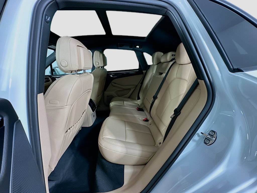 New 2026 Porsche Macan AWD/4WD image 24