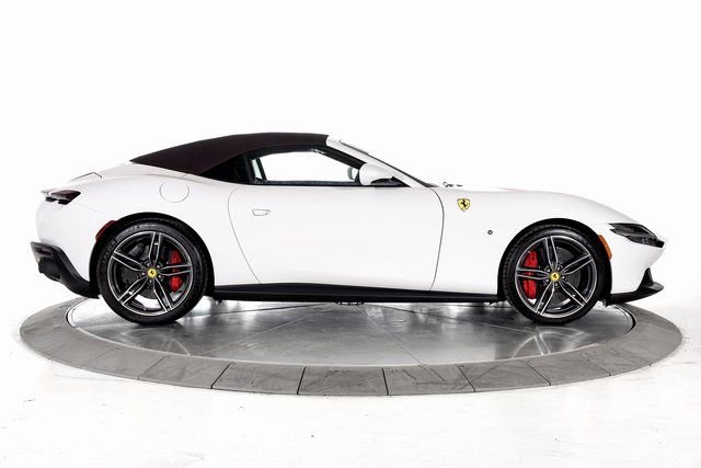 Certified 2025 Ferrari Roma Spider RWD image 12