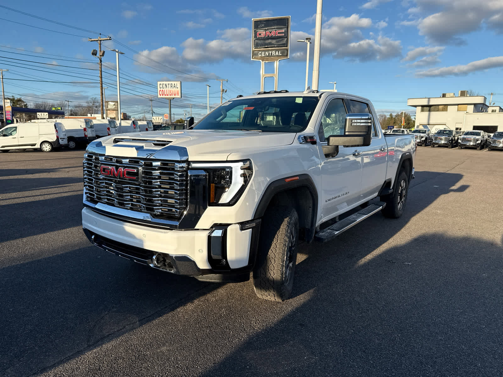 New 2026 GMC Sierra 2500 Denali w/ Denali Reserve Package image 3
