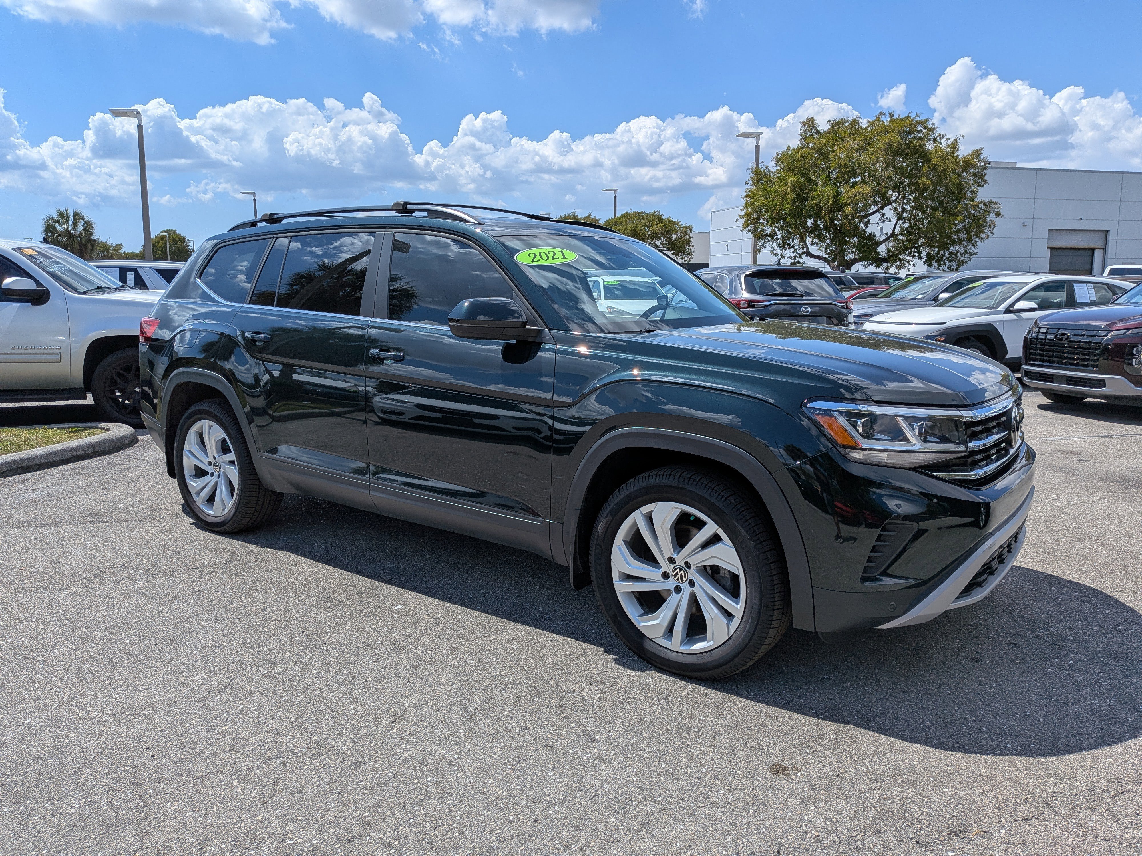 Used 2021 Volkswagen Atlas SE w/ Panoramic Sunroof Package image 1