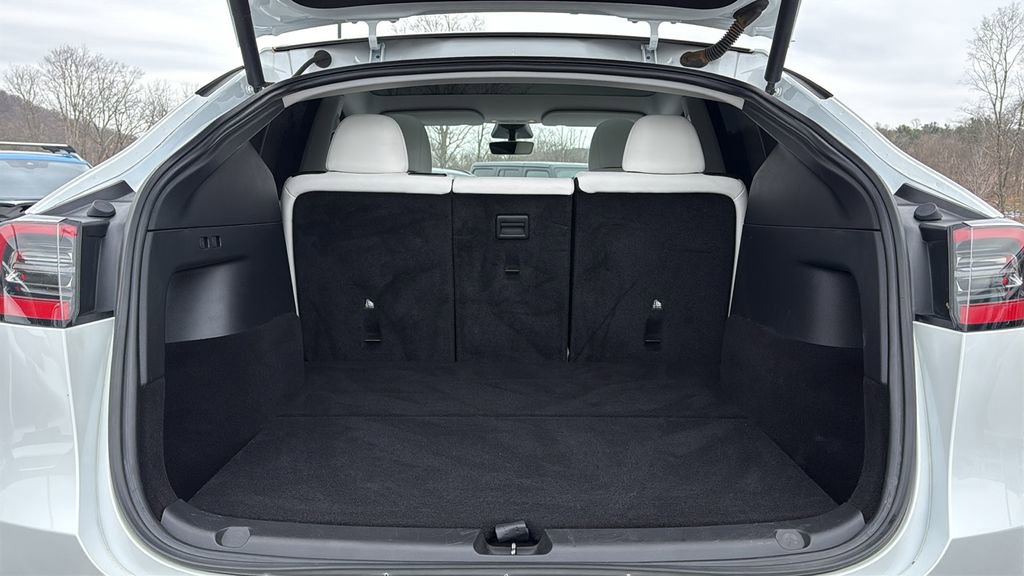 Used 2021 Tesla Model Y Long Range image 22