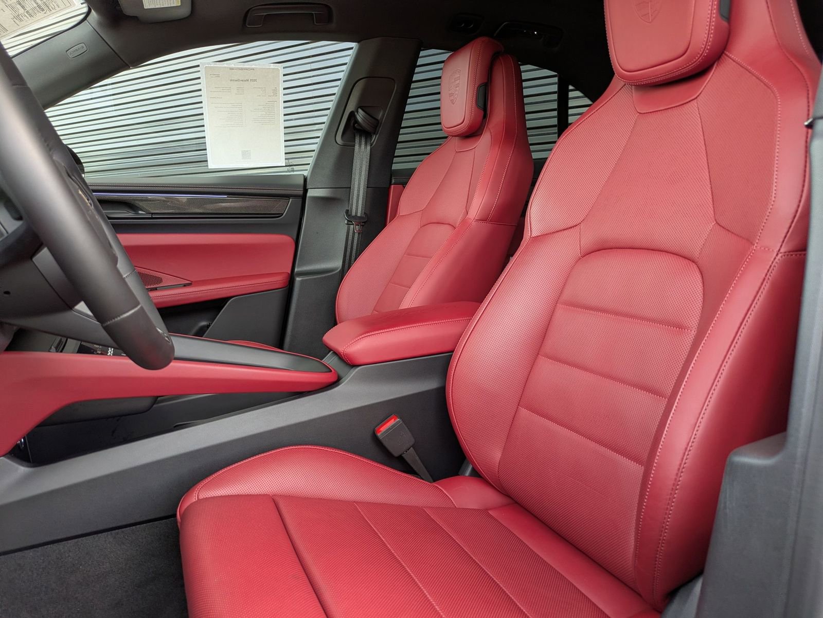 Certified 2025 Porsche Macan Electric RWD image 5