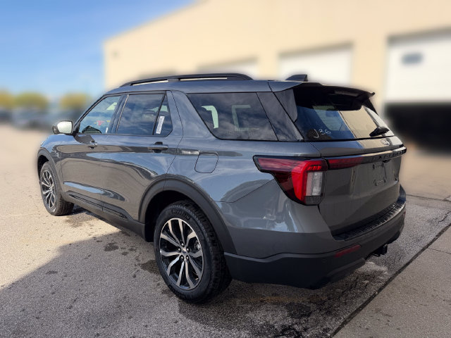 New 2027 Ford Explorer ST-Line AWD/4WD image 9