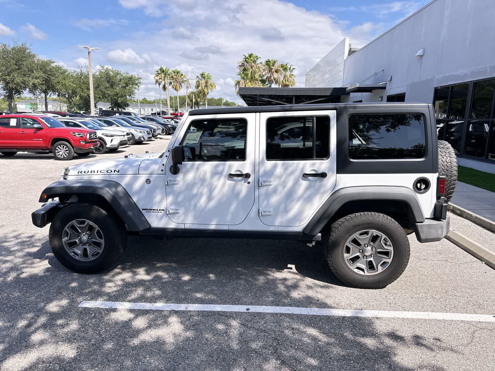 Used 2017 Jeep Wrangler Unlimited Rubicon w/ Connectivity Group AWD/4WD image 5