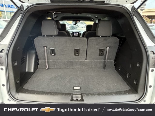 Used 2023 Chevrolet Traverse LT FWD image 35