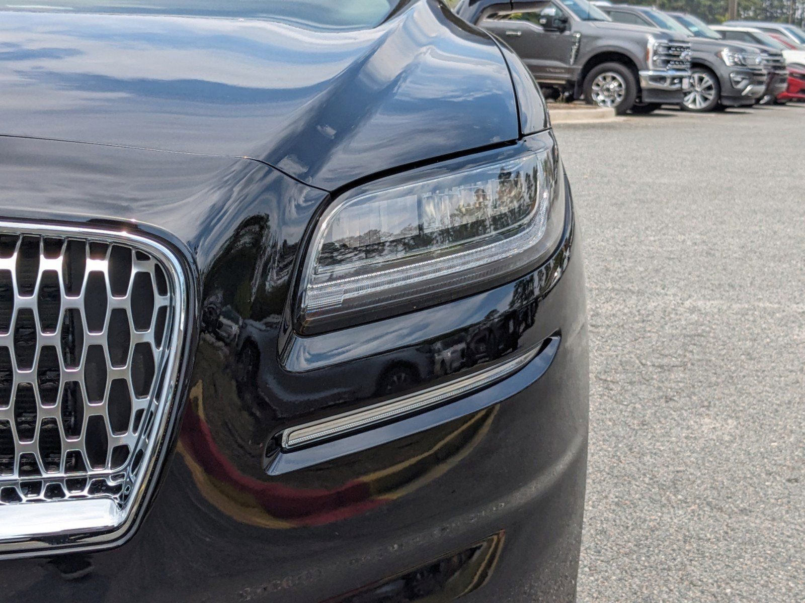 Certified 2023 Lincoln Nautilus Reserve w/ Equipment Group 201A image 13