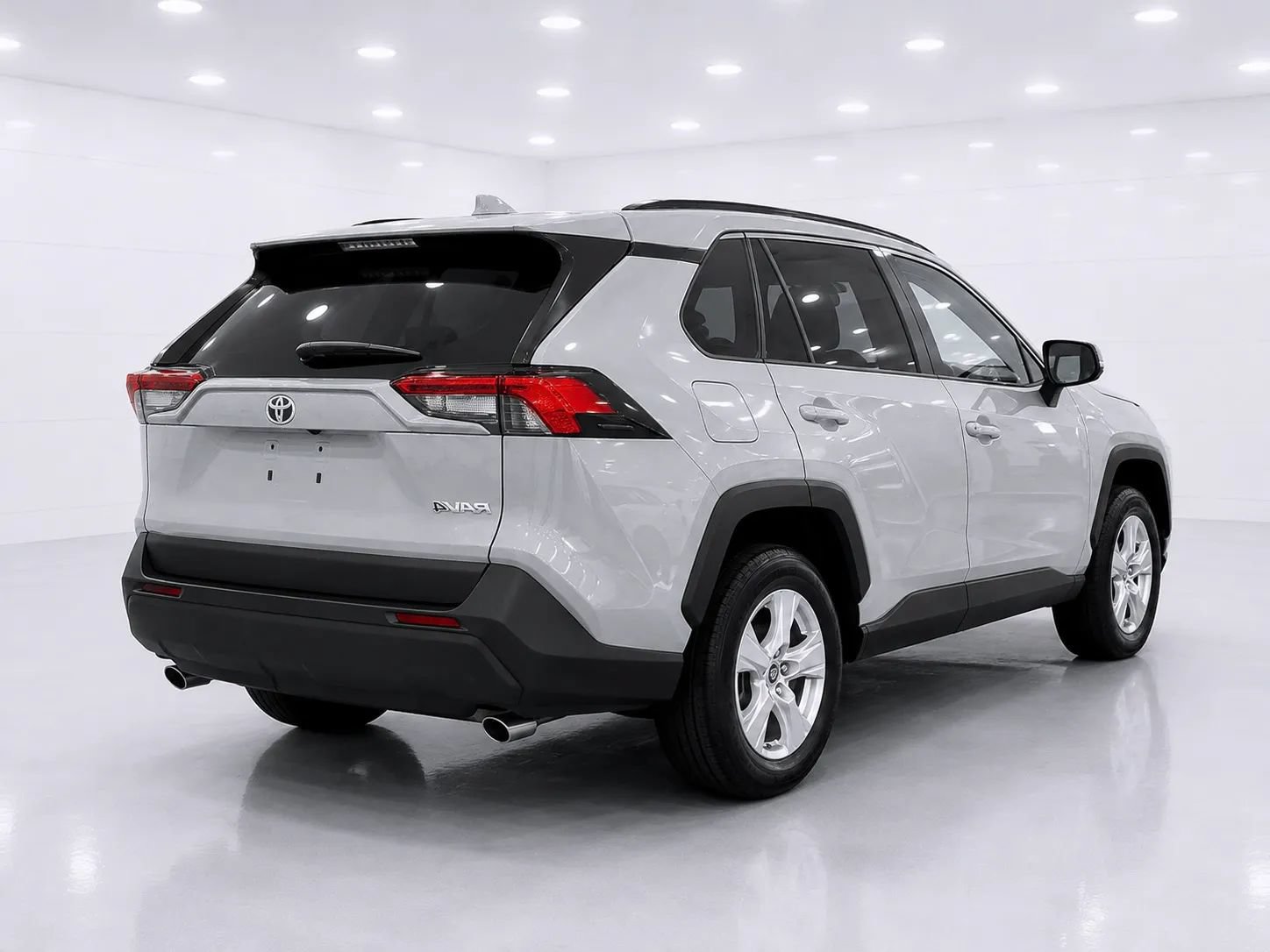 Used 2023 Toyota RAV4 XLE AWD/4WD image 5