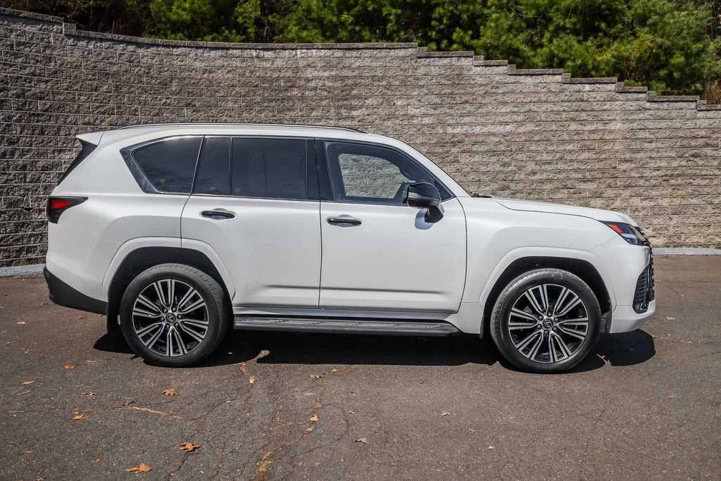 Used 2024 Lexus LX 600 4WD w/ Appearance Package image 4