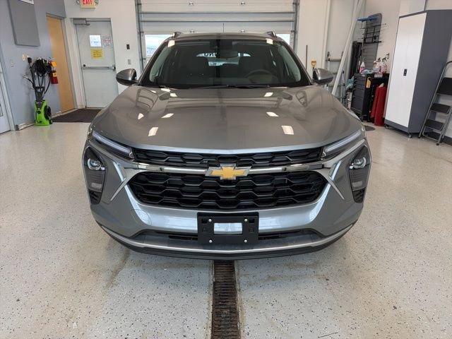 New 2026 Chevrolet Trax LT w/ Driver Confidence Package FWD image 4