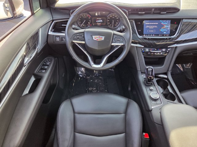 Used 2024 Cadillac XT6 Premium Luxury FWD image 12