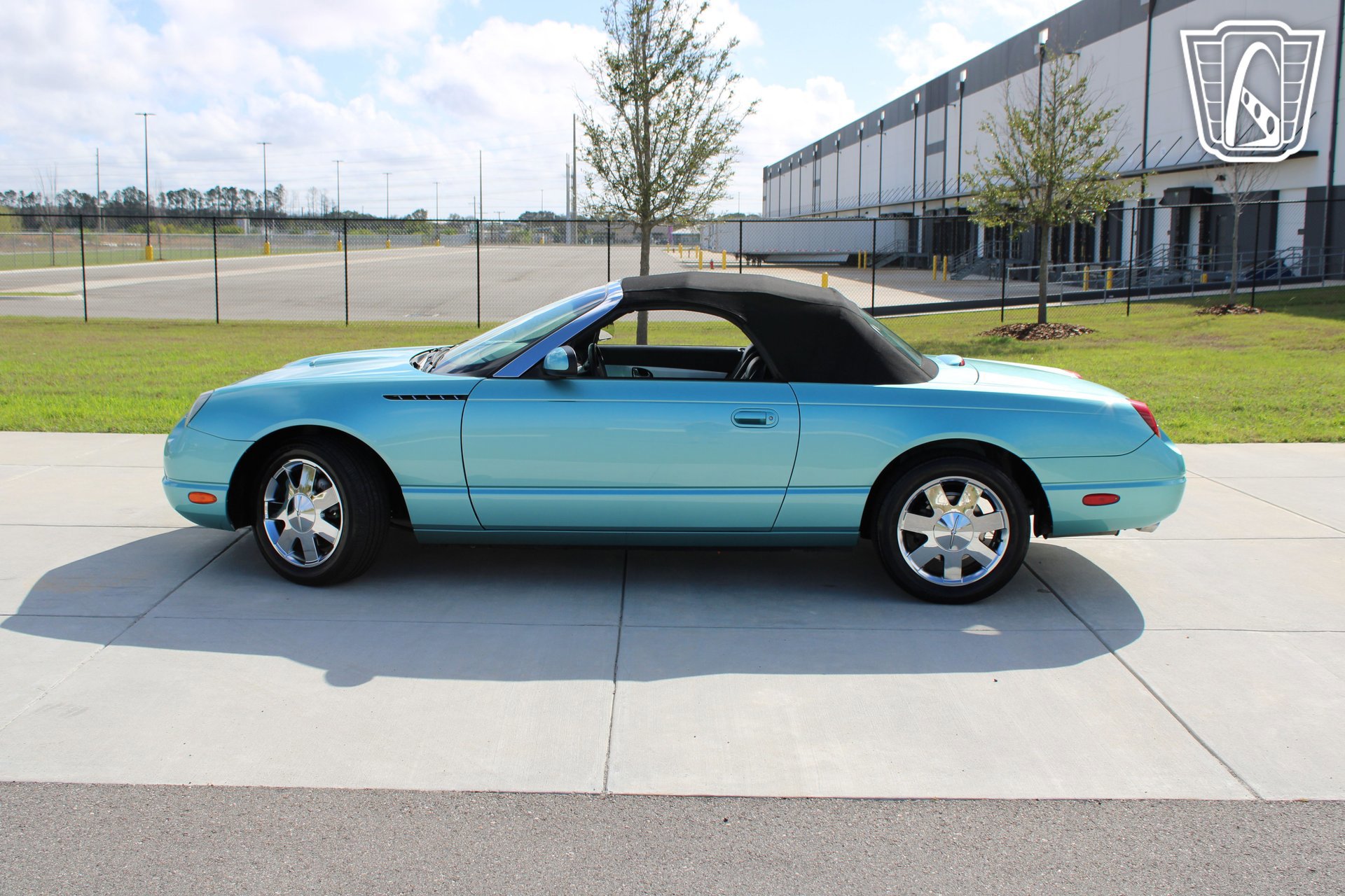 Used 2002 Ford Thunderbird image 35