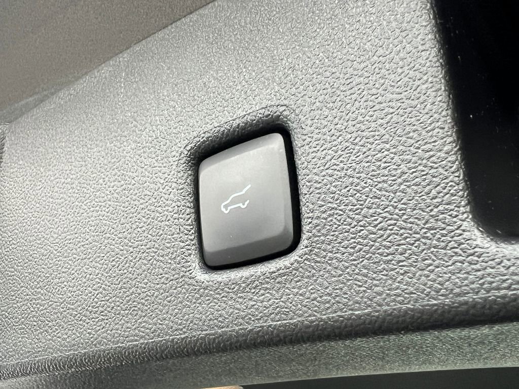 New 2024 Ford Escape SE w/ PHEV Premium Package FWD image 12