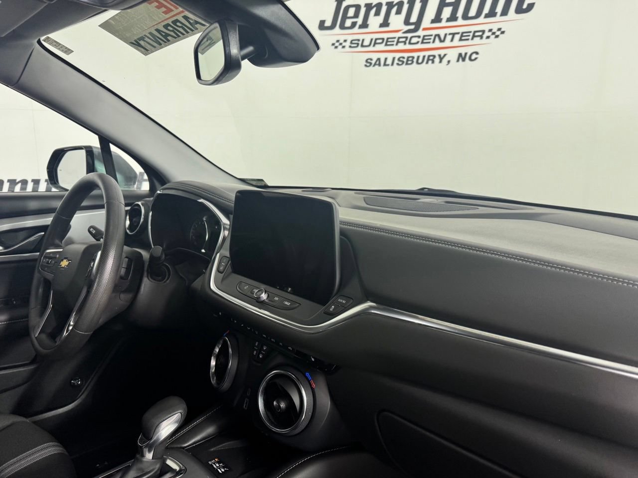 Used 2024 Chevrolet Blazer LT w/ Convenience Package FWD image 33