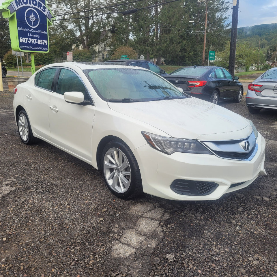 Used 2017 Acura ILX image 2