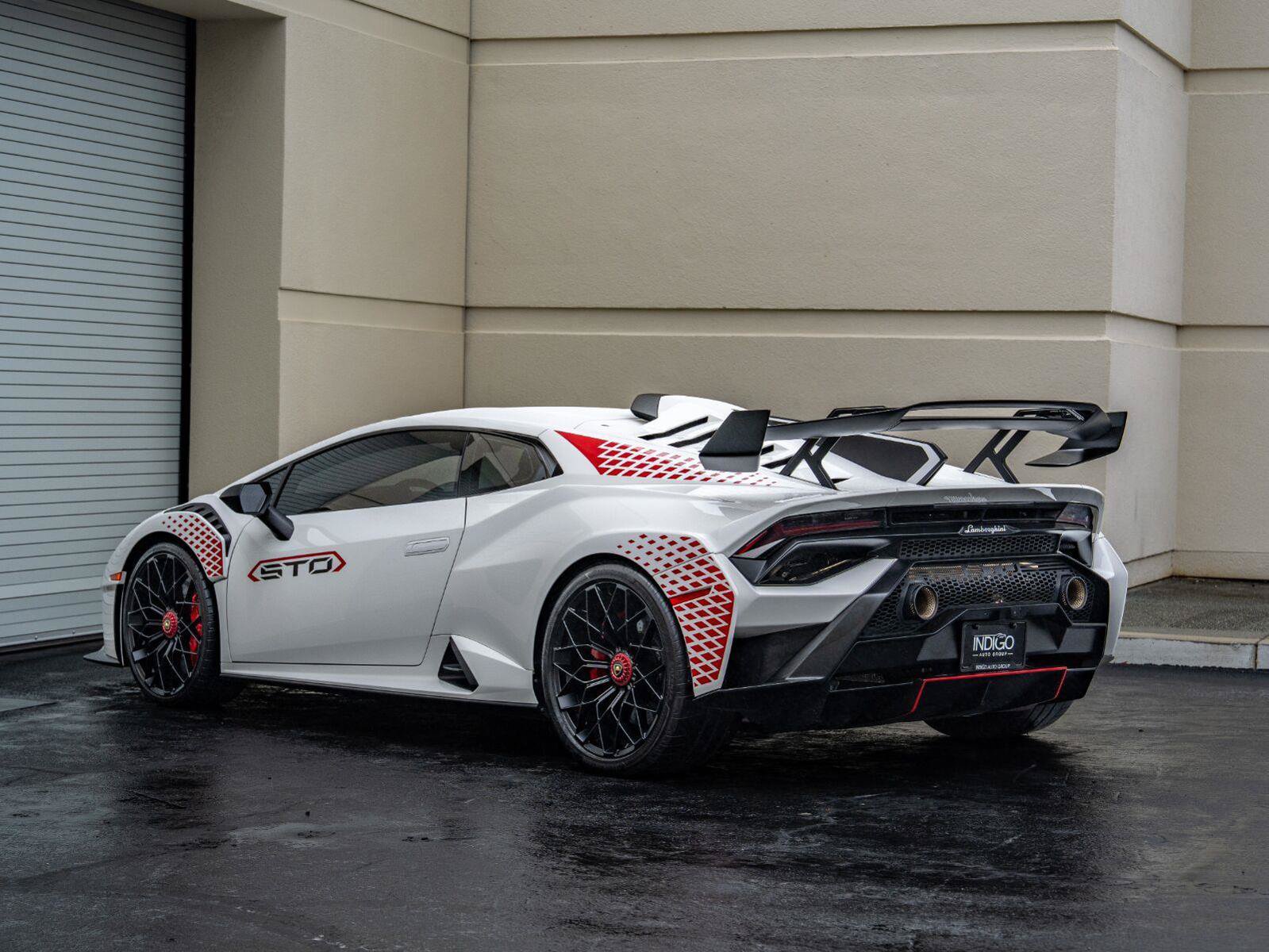 Used 2022 Lamborghini Huracan STO RWD image 18