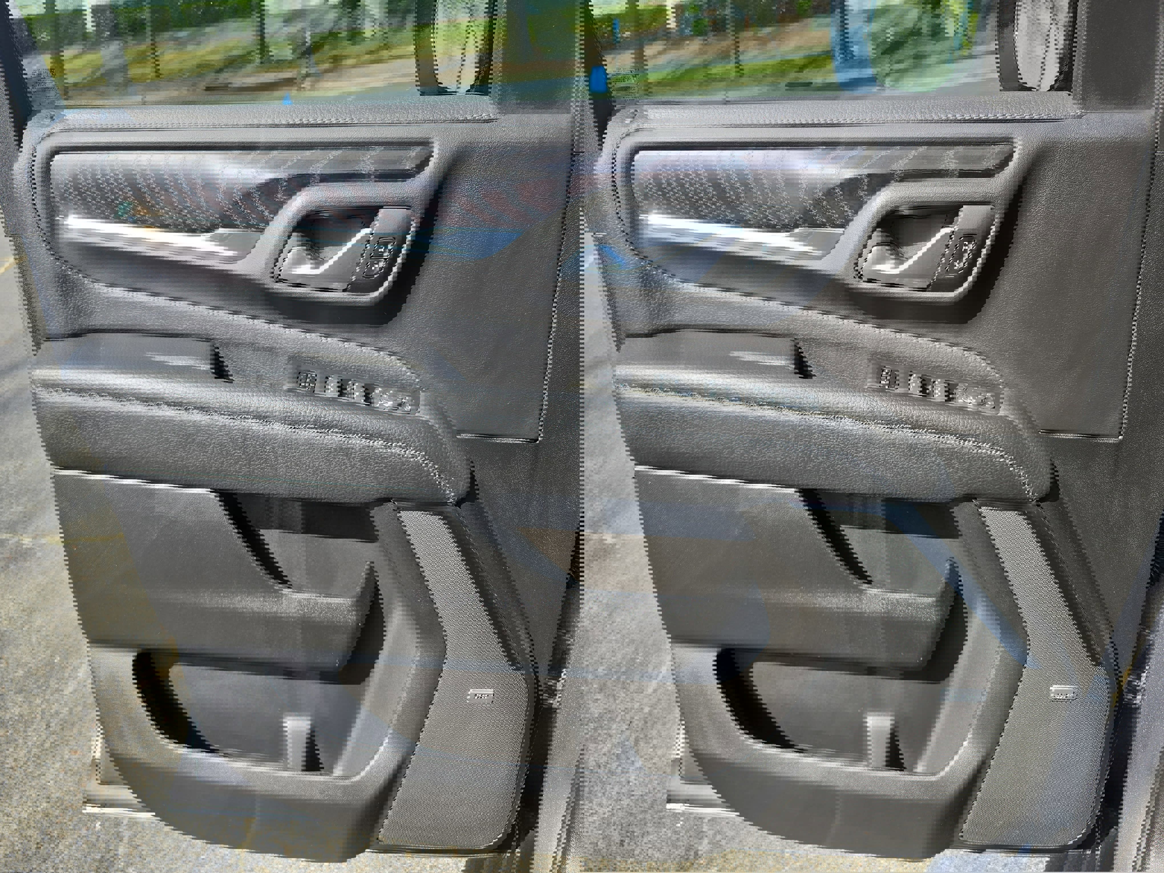 Used 2022 GMC Yukon XL Denali AWD/4WD image 28