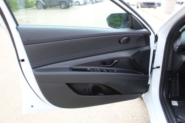 Used 2026 Hyundai Elantra Sport FWD image 8
