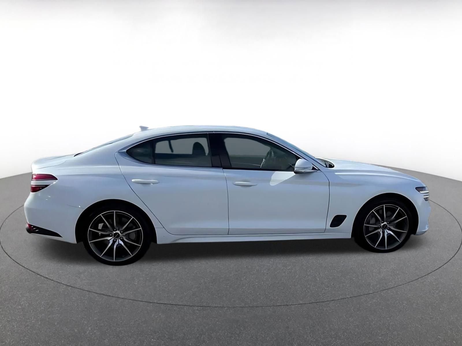 Used 2025 Genesis G70 2.5T image 16