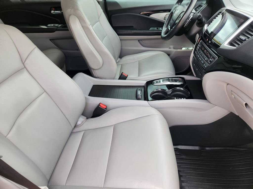 Used 2017 Honda Pilot Touring image 13