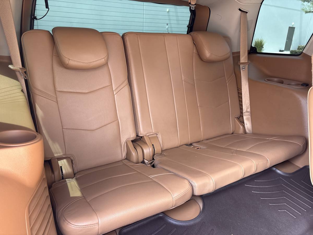 Used 2016 Cadillac Escalade Platinum AWD/4WD image 21