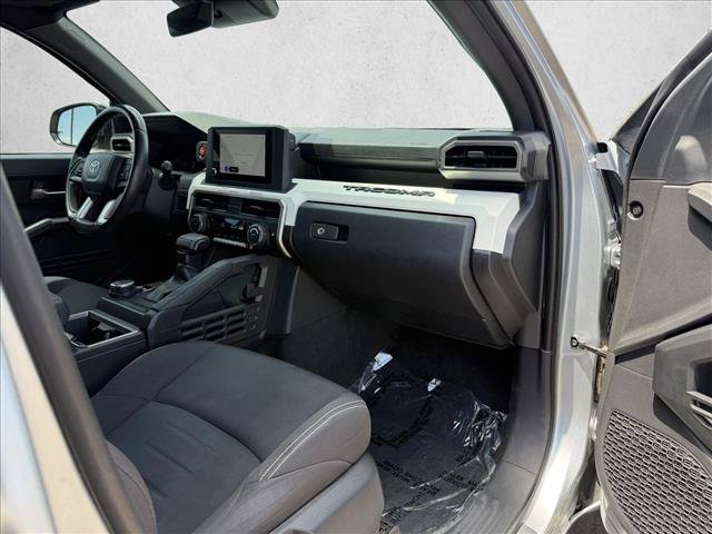 Used 2024 Toyota Tacoma TRD Sport AWD/4WD image 11