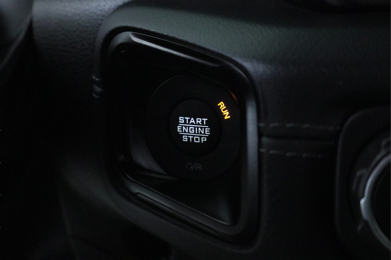 Used 2024 Jeep Wrangler Unlimited Sahara w/ Technology Group AWD/4WD image 20