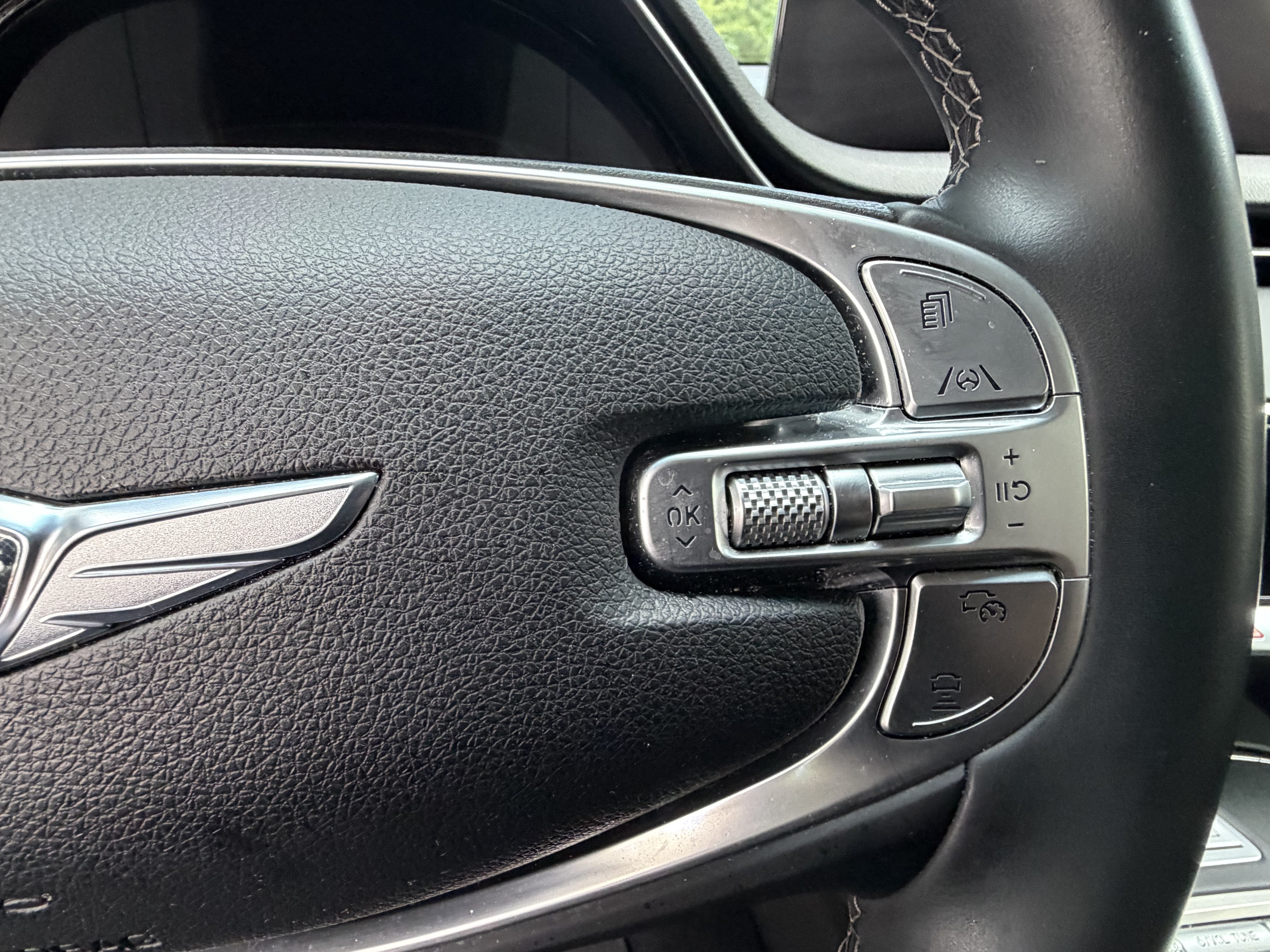 Used 2023 Genesis GV70 2.5T w/ Select Package AWD/4WD image 20