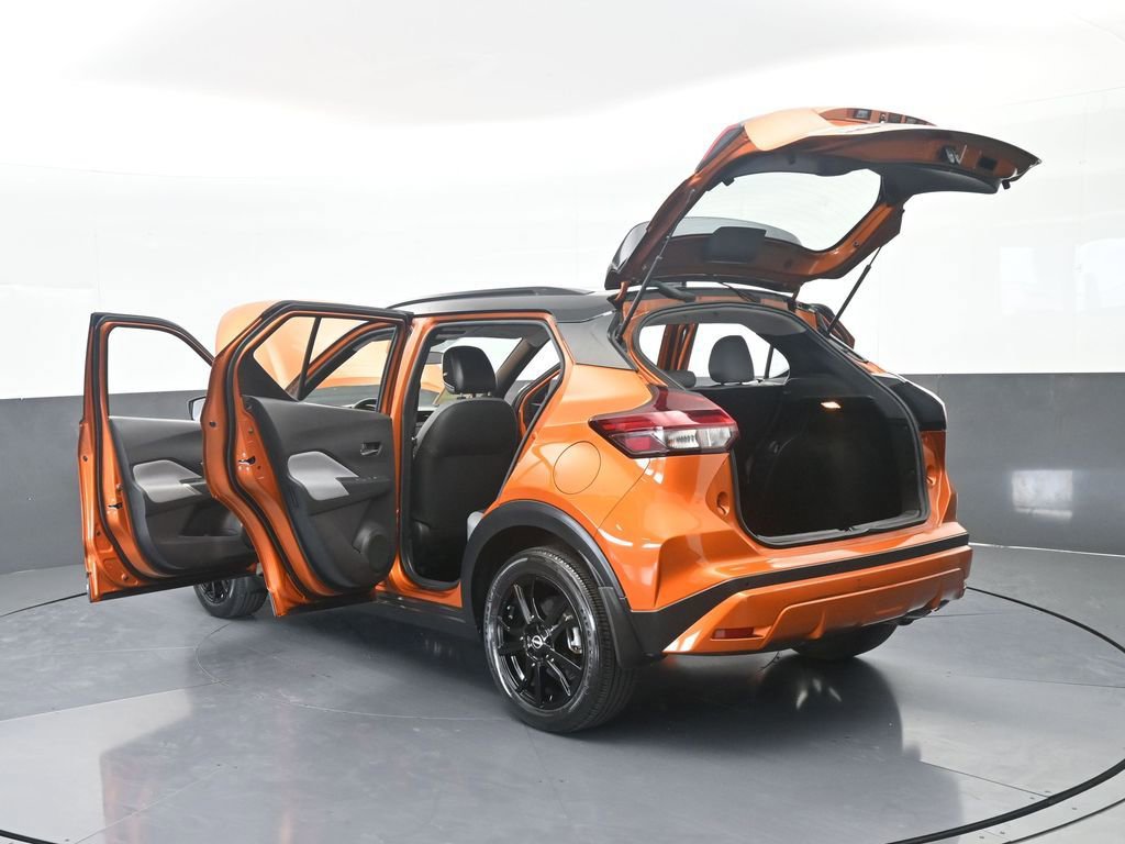 Used 2023 Nissan Kicks SR w/ SR Premium Package FWD image 79