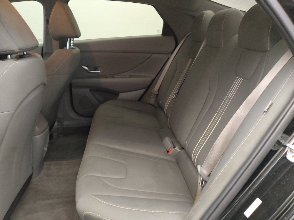 Used 2025 Hyundai Elantra Sport FWD image 18