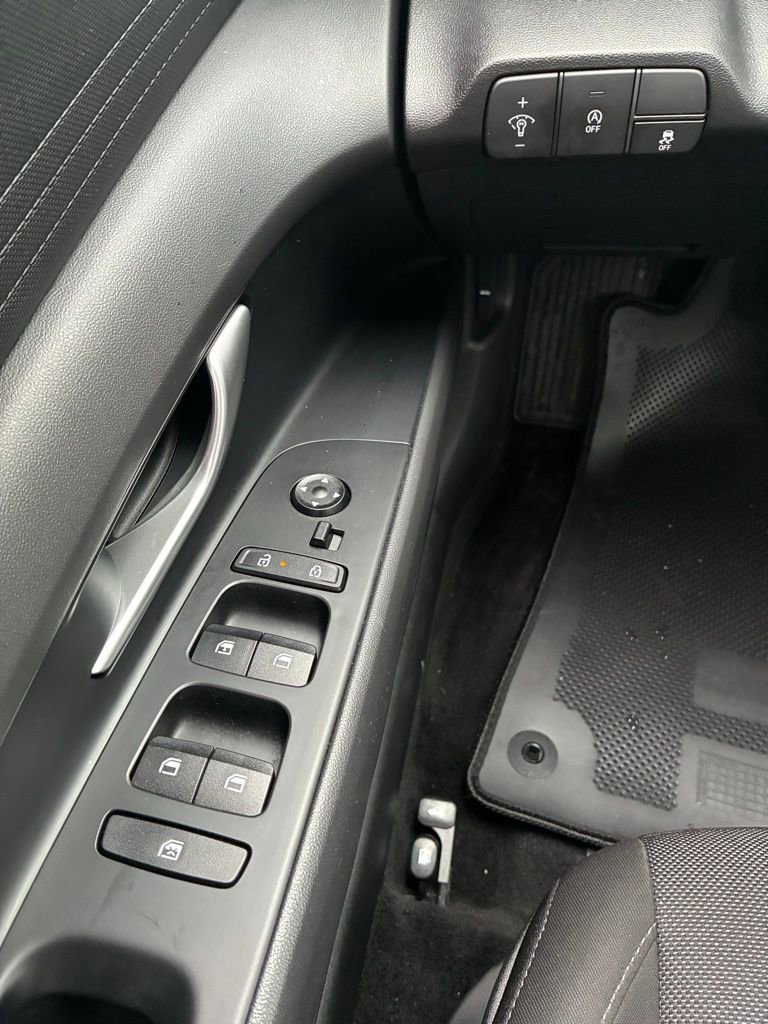 Used 2024 Hyundai Elantra SE image 22