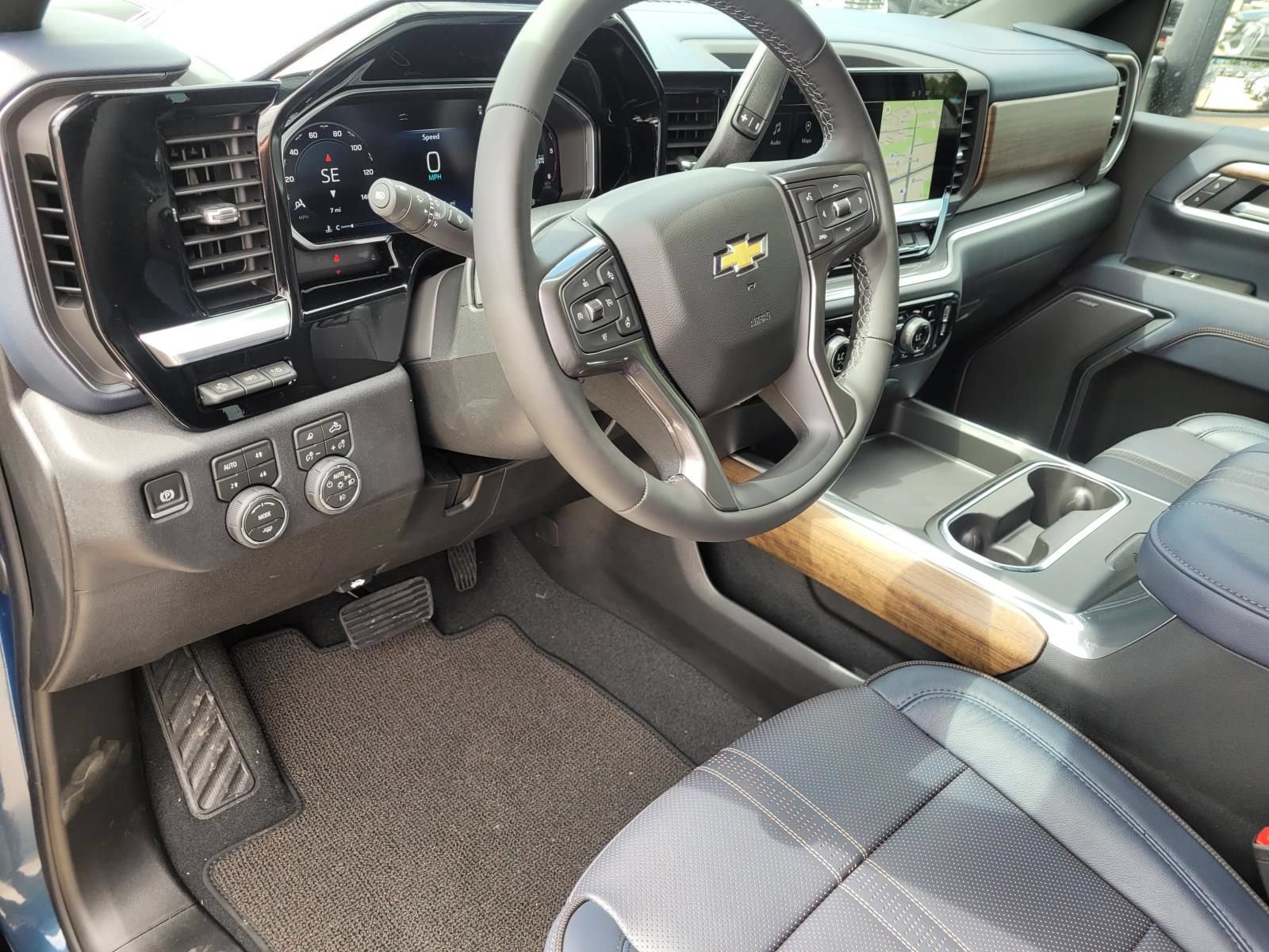 New 2026 Chevrolet Silverado 2500 High Country w/ High Country Premium Package AWD/4WD image 18