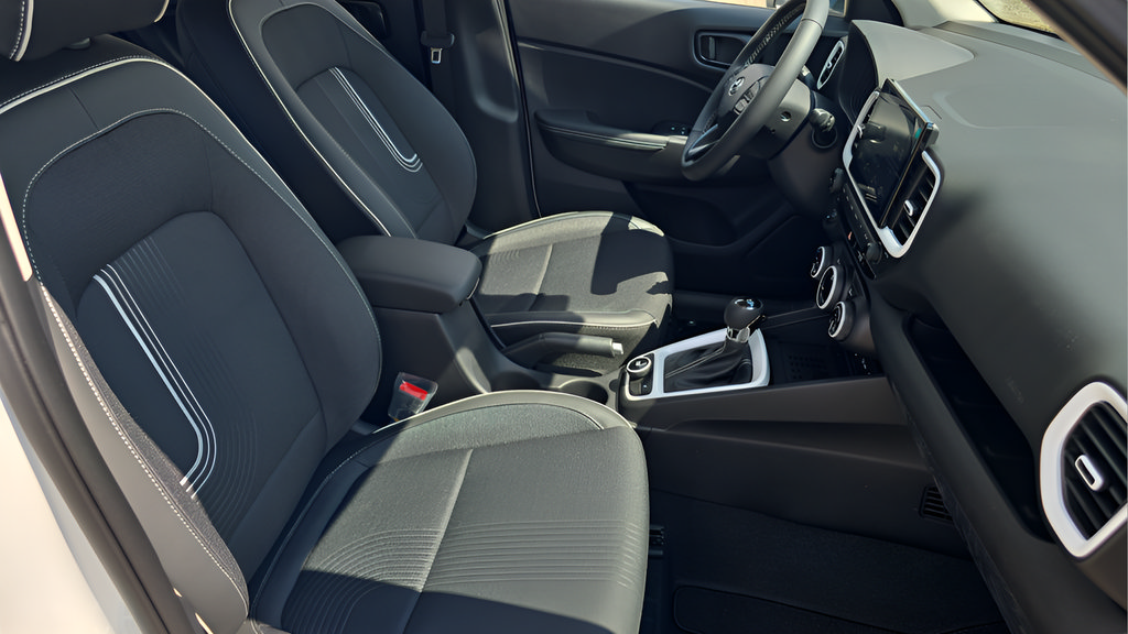 New 2026 Hyundai Venue SEL FWD image 13