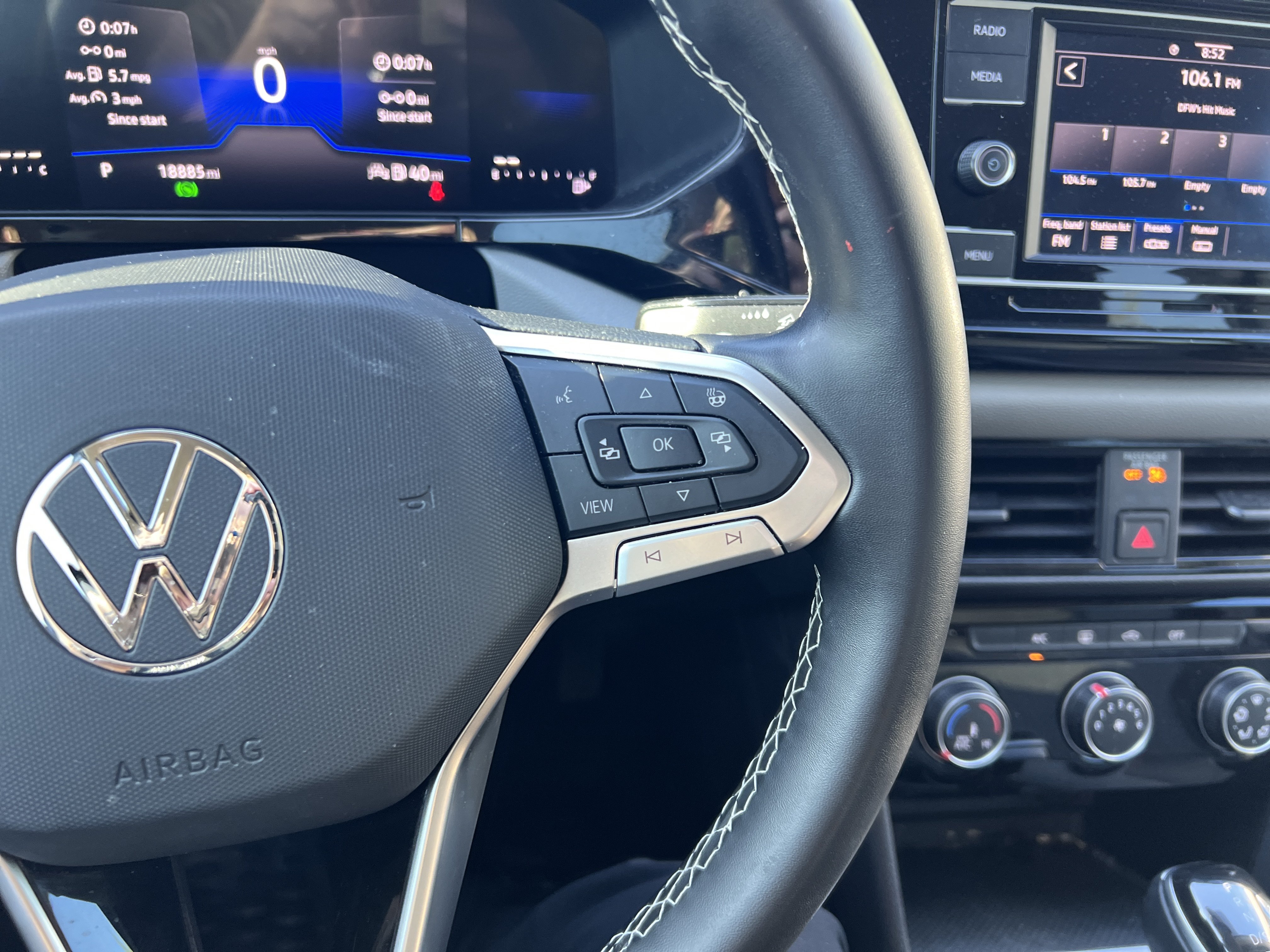 Certified 2024 Volkswagen Taos S FWD image 17