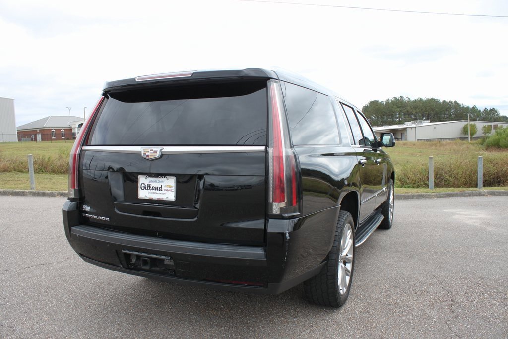 Used 2017 Cadillac Escalade ESV Luxury image 24