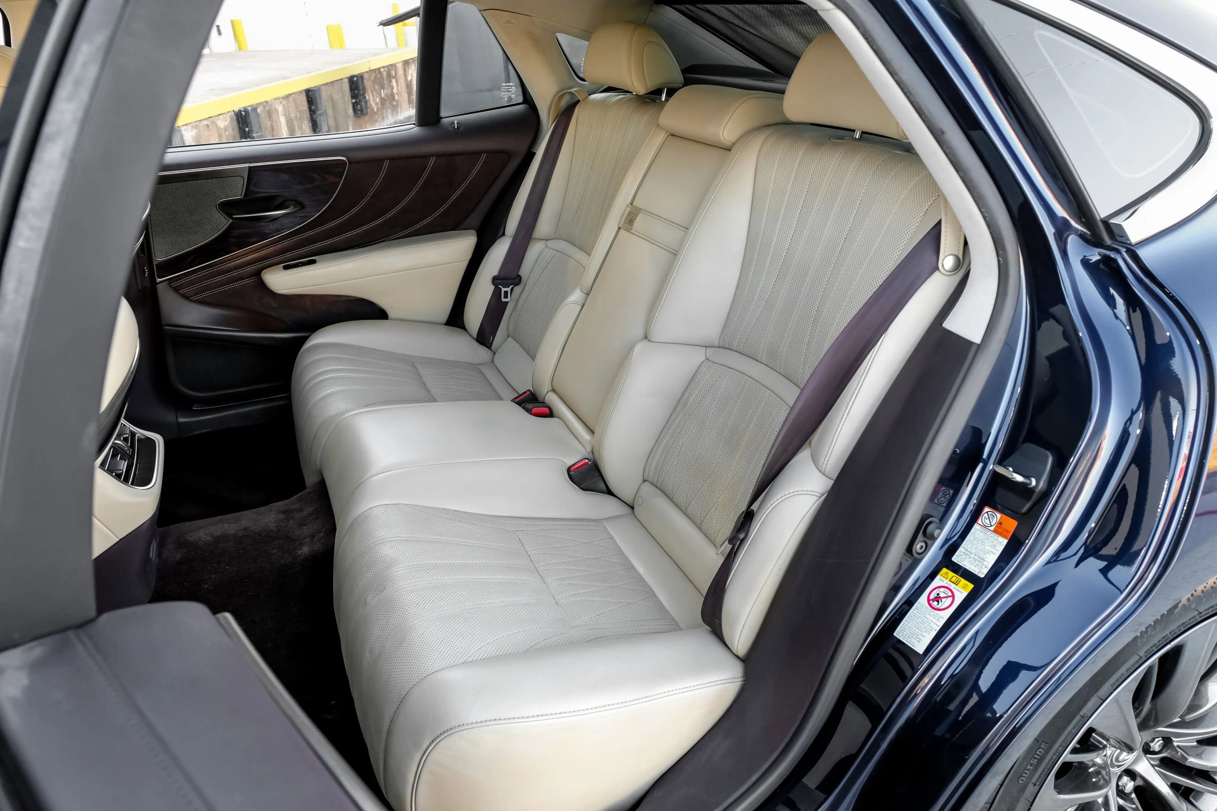 Used 2019 Lexus LS 500 w/ Interior Upgrade Package image 38