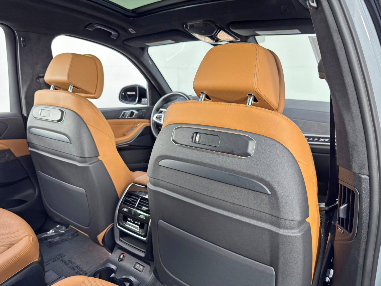 Used 2023 BMW X7 xDrive40i w/ M Sport Package image 43