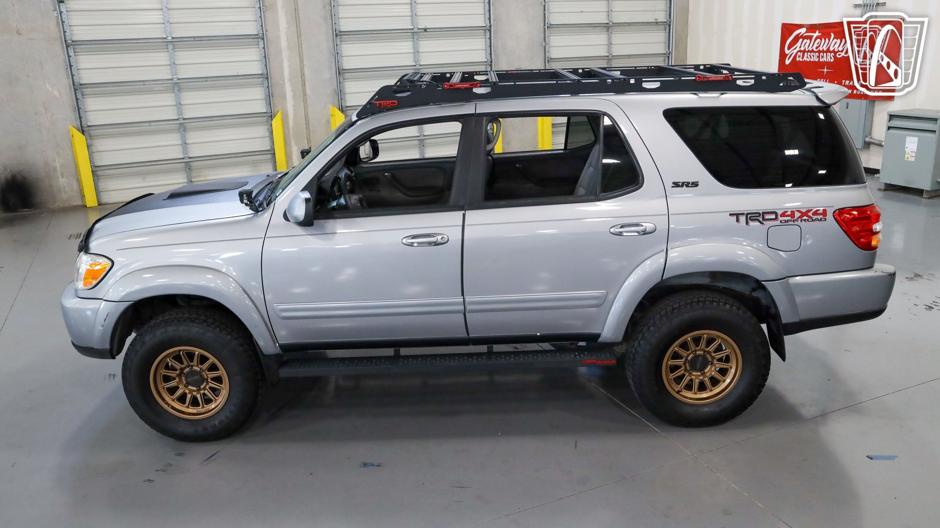 Used 2002 Toyota Sequoia SR5 w/ Alloy Wheel Pkg AWD/4WD image 31
