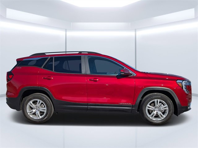 Used 2023 GMC Terrain SLE w/ Driver Convenience Package image 2