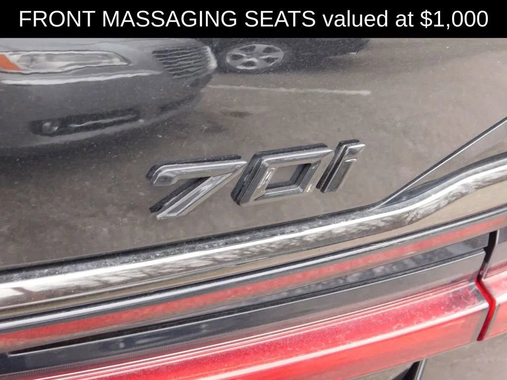 Used 2022 BMW 740i xDrive w/ M Sport Package image 7