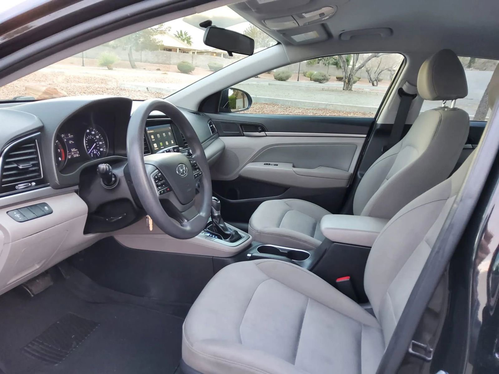 Used 2017 Hyundai Elantra SE image 13