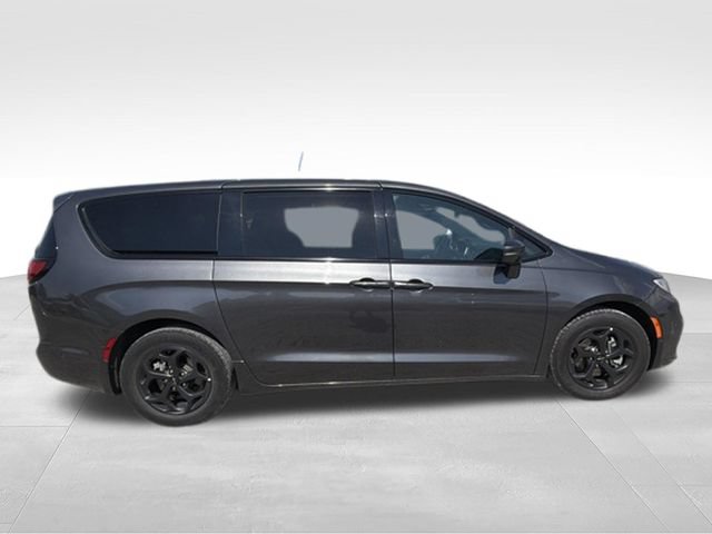 Used 2022 Chrysler Pacifica Touring-L w/ Uconnect Theater Family Group FWD image 37