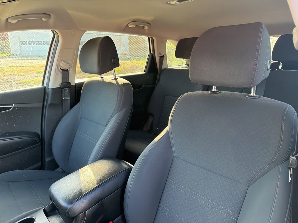 Used 2017 Kia Sorento LX image 19