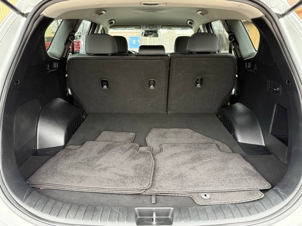 Used 2019 Hyundai Santa Fe SE image 19