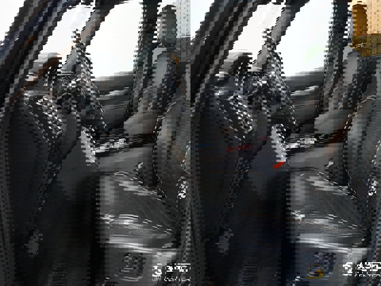 Used 2017 Land Rover Discovery HSE image 18