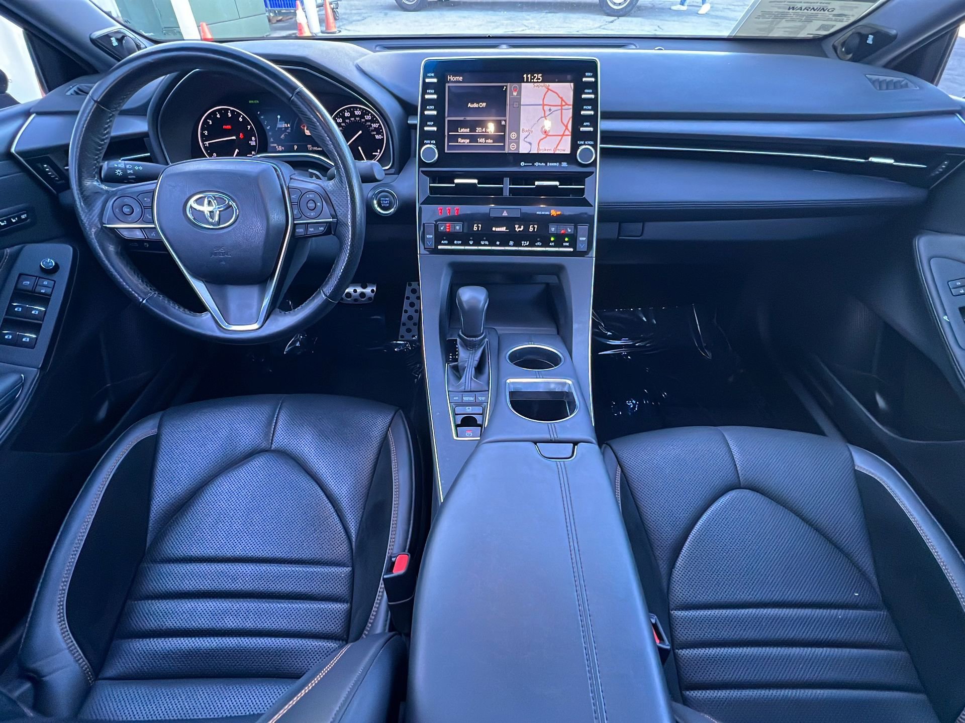 Used 2019 Toyota Avalon Touring image 10