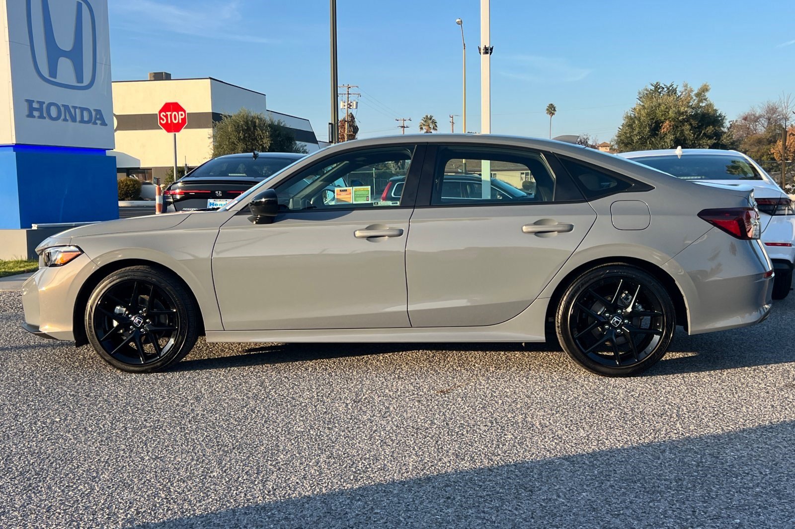 Used 2025 Honda Civic FWD Hybrid Sedan image 2