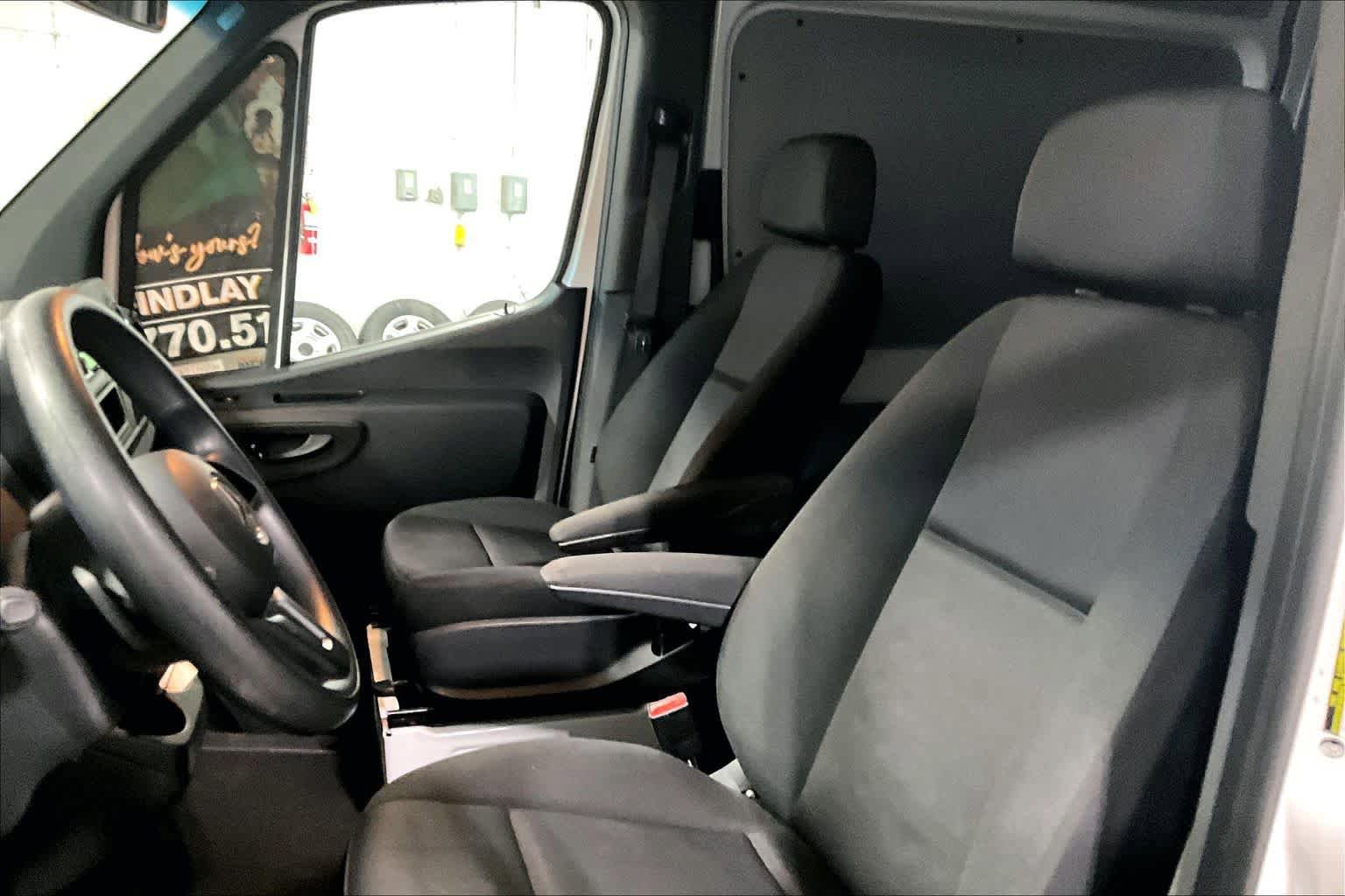 Used 2021 Mercedes-Benz Sprinter 2500 image 8